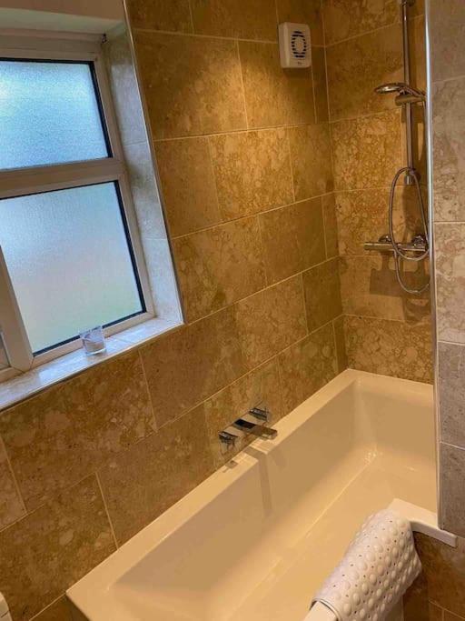 One Bed Cozy Flat Leilighet Dartford Eksteriør bilde